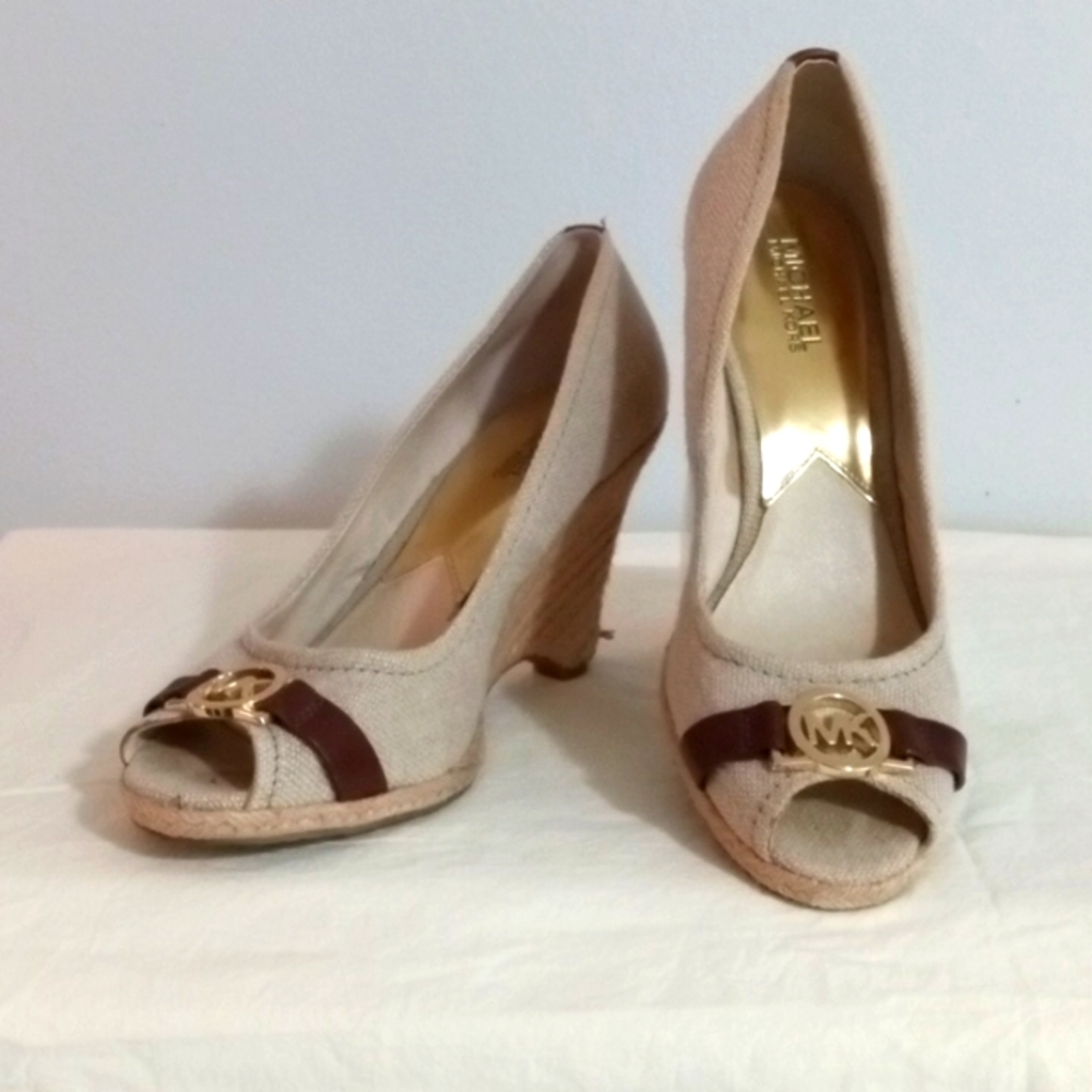 KORS MICHAEL KORS MEG LINEN JUTE PEEP TOE TAN WEDGES 10